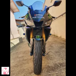 Imagens anúncio Yamaha R3 R3 Monster ABS